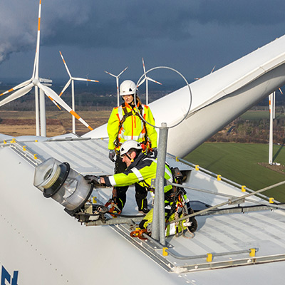 wind turbine workers