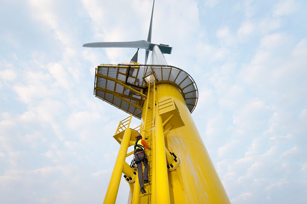 workerclimbingwindturbine WindEurope